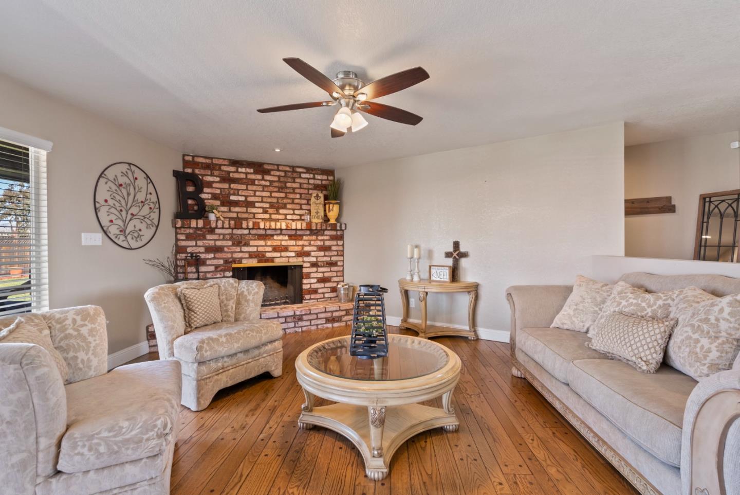 Detail Gallery Image 14 of 60 For 60 Dots Cir, Hollister,  CA 95023 - 3 Beds | 2/1 Baths