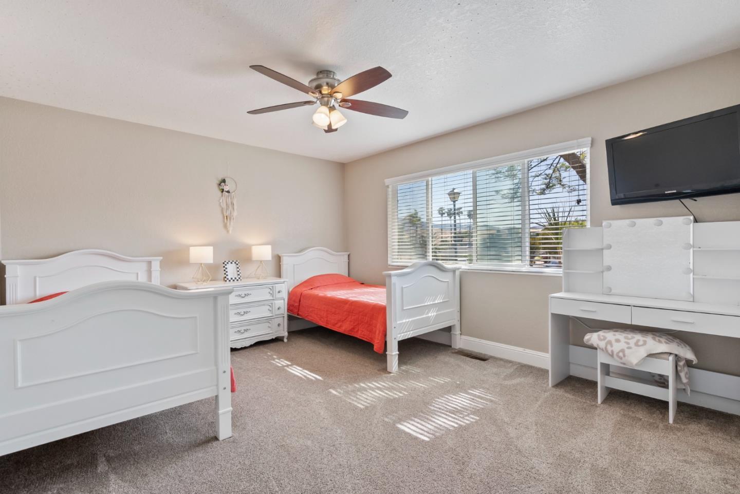 Detail Gallery Image 25 of 60 For 60 Dots Cir, Hollister,  CA 95023 - 3 Beds | 2/1 Baths