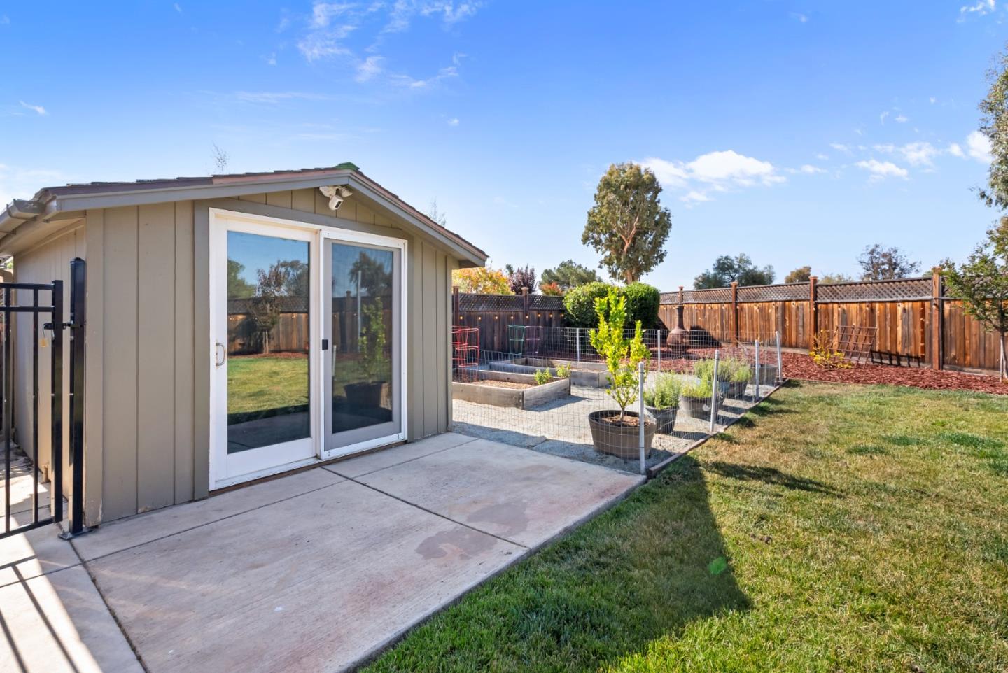 Detail Gallery Image 37 of 60 For 60 Dots Cir, Hollister,  CA 95023 - 3 Beds | 2/1 Baths