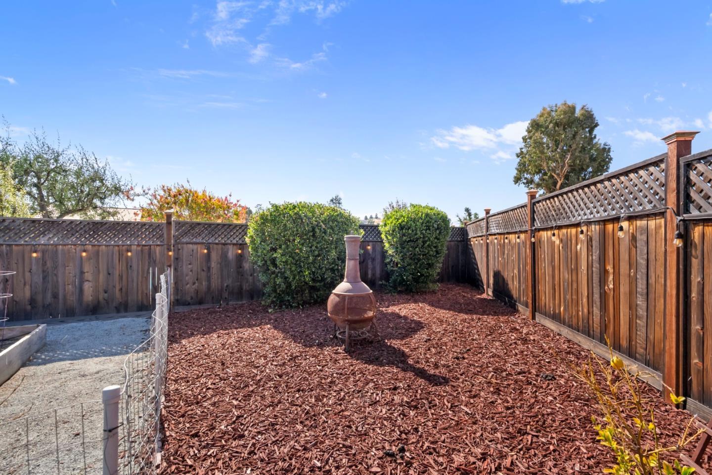 Detail Gallery Image 39 of 60 For 60 Dots Cir, Hollister,  CA 95023 - 3 Beds | 2/1 Baths