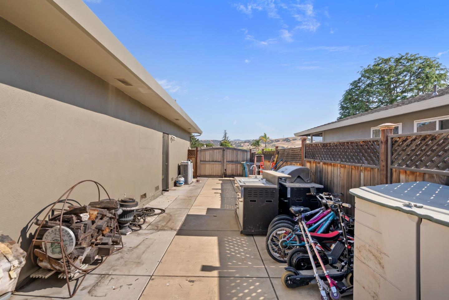 Detail Gallery Image 48 of 60 For 60 Dots Cir, Hollister,  CA 95023 - 3 Beds | 2/1 Baths