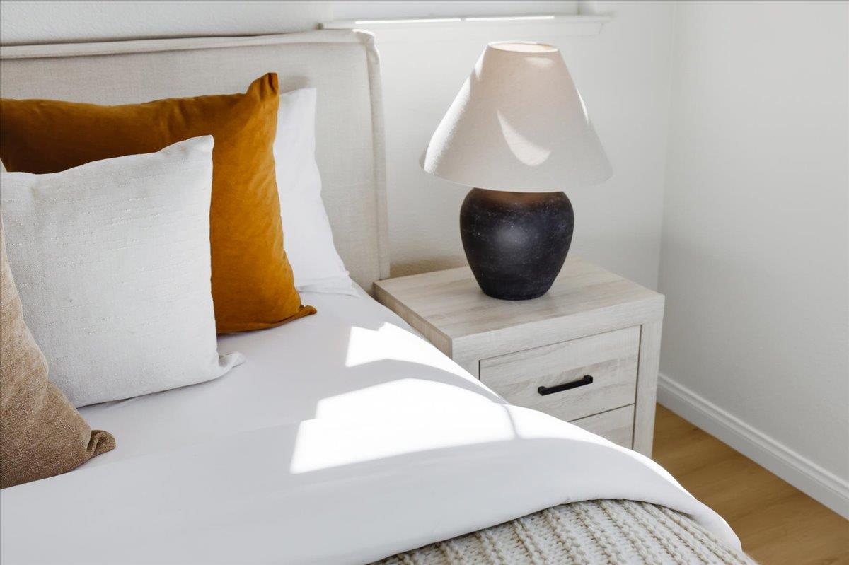 Detail Gallery Image 14 of 31 For 131 Concord Cir, Mountain View,  CA 94040 - 3 Beds | 2/1 Baths