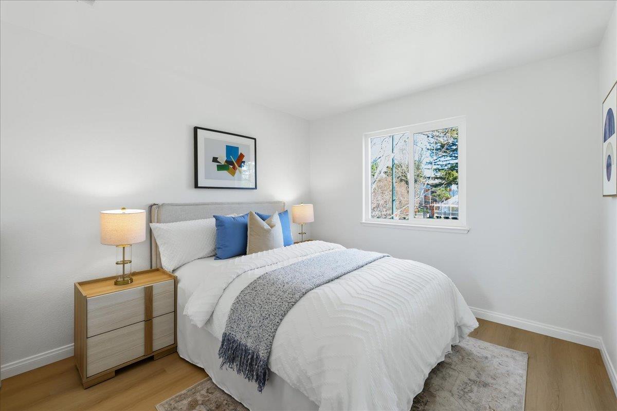 Detail Gallery Image 17 of 31 For 131 Concord Cir, Mountain View,  CA 94040 - 3 Beds | 2/1 Baths