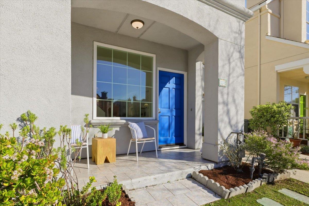 Detail Gallery Image 26 of 31 For 131 Concord Cir, Mountain View,  CA 94040 - 3 Beds | 2/1 Baths