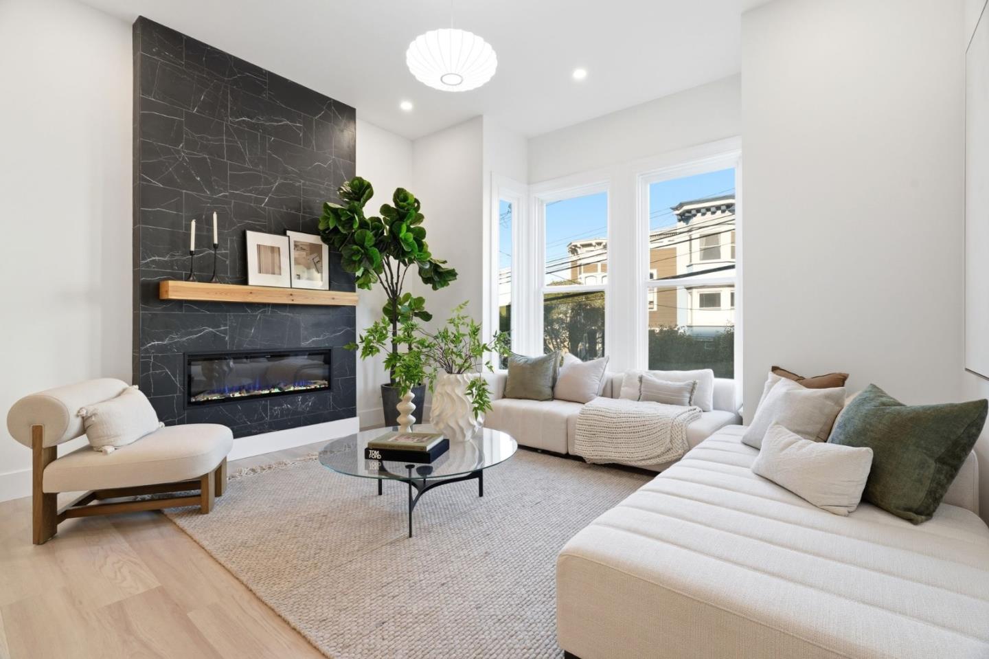 Detail Gallery Image 2 of 8 For 1319 Lyon St, San Francisco,  CA 94115 - 4 Beds | 3 Baths