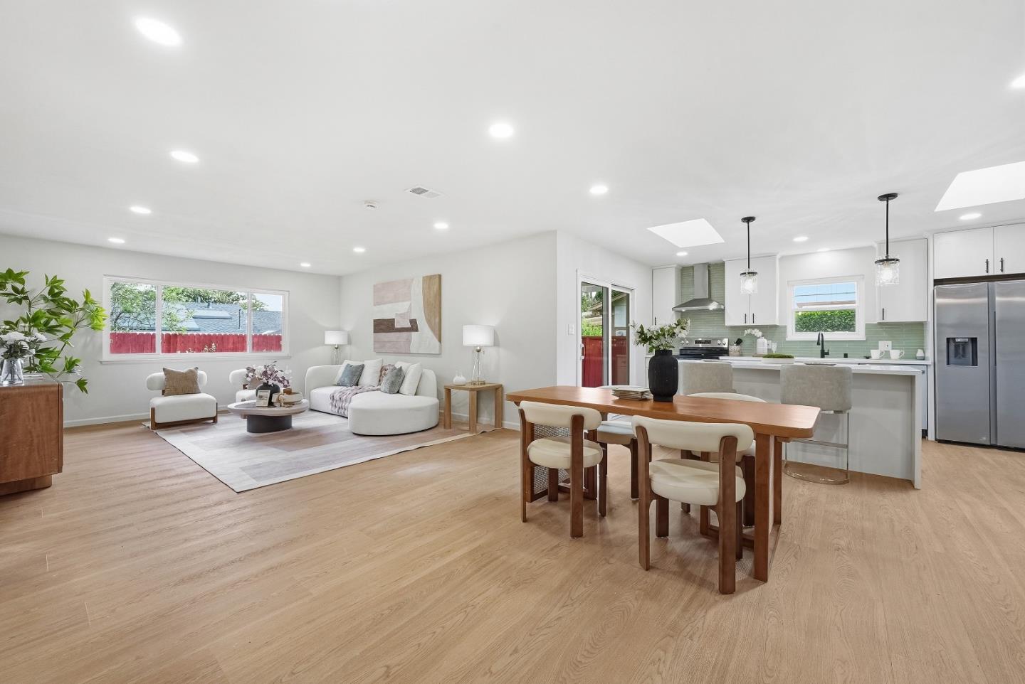 Detail Gallery Image 2 of 35 For 774 San Lucas Ave, Mountain View,  CA 94043 - 4 Beds | 2 Baths