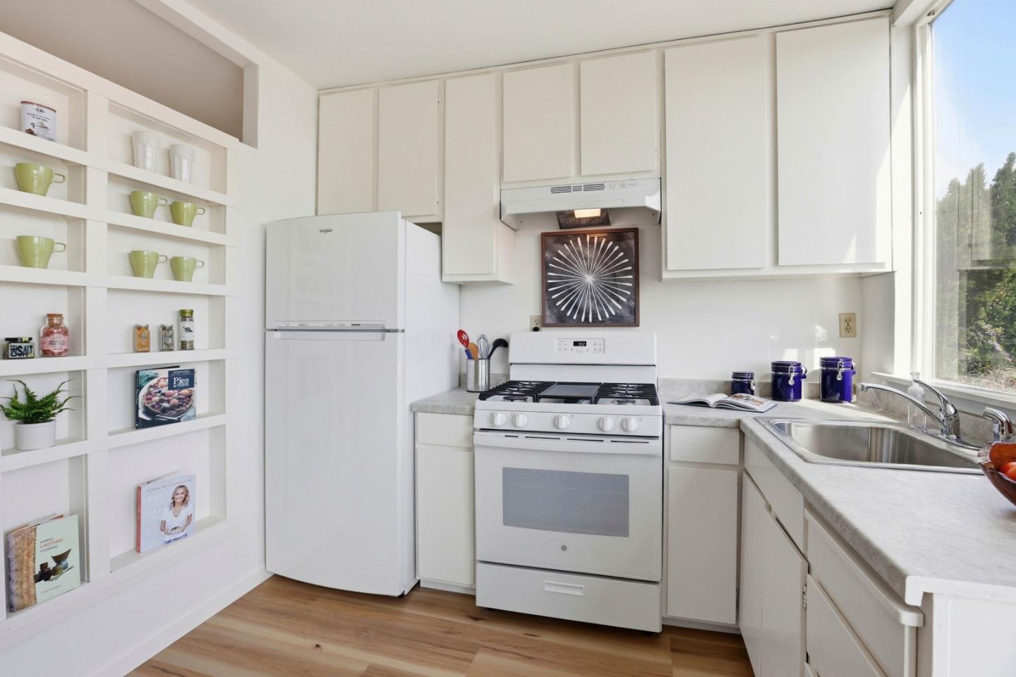 Detail Gallery Image 13 of 43 For 151 Anderson St, San Francisco,  CA 94110 - 3 Beds | 2 Baths