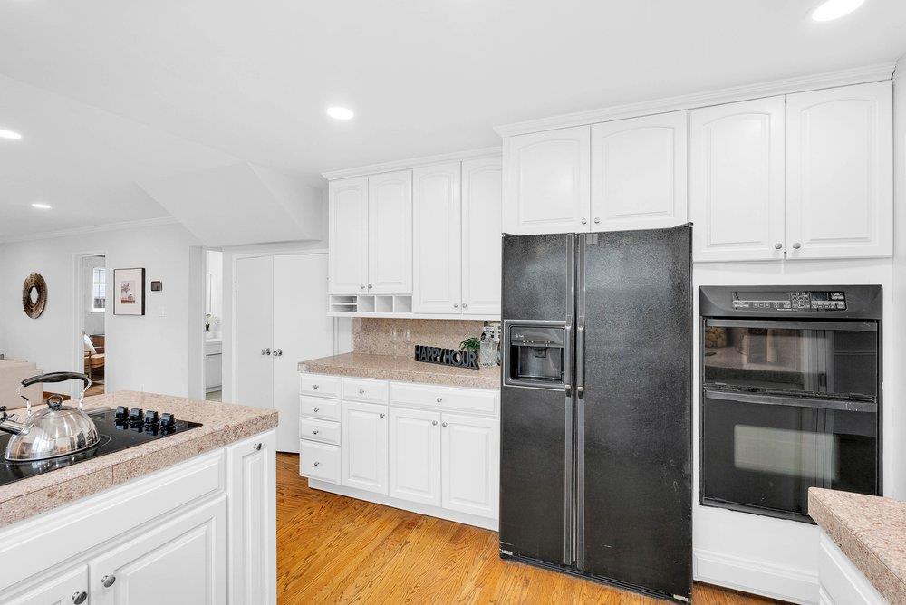 Detail Gallery Image 10 of 37 For 1763 Frobisher Way, San Jose,  CA 95124 - 4 Beds | 2/1 Baths