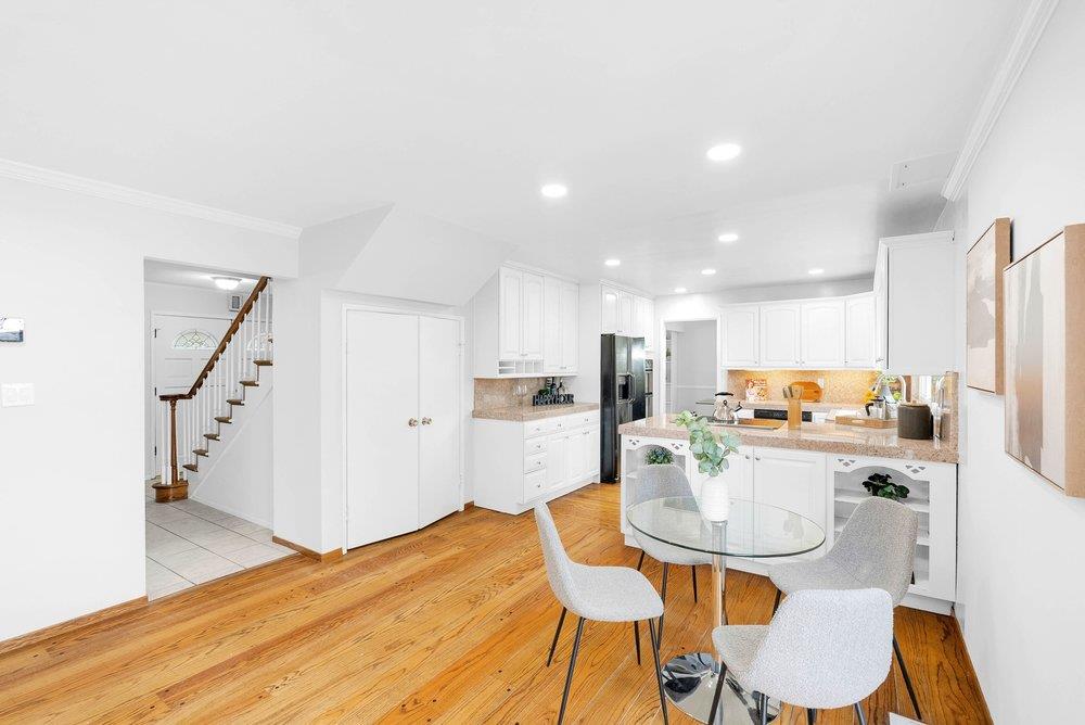 Detail Gallery Image 12 of 37 For 1763 Frobisher Way, San Jose,  CA 95124 - 4 Beds | 2/1 Baths