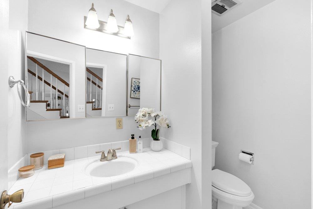 Detail Gallery Image 17 of 37 For 1763 Frobisher Way, San Jose,  CA 95124 - 4 Beds | 2/1 Baths