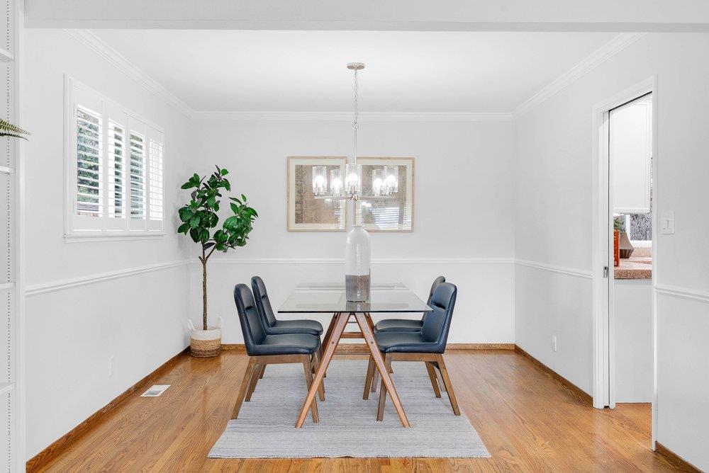 Detail Gallery Image 6 of 37 For 1763 Frobisher Way, San Jose,  CA 95124 - 4 Beds | 2/1 Baths