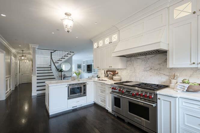 Detail Gallery Image 14 of 33 For 638 Oregon Ave, San Mateo,  CA 94402 - 4 Beds | 3 Baths