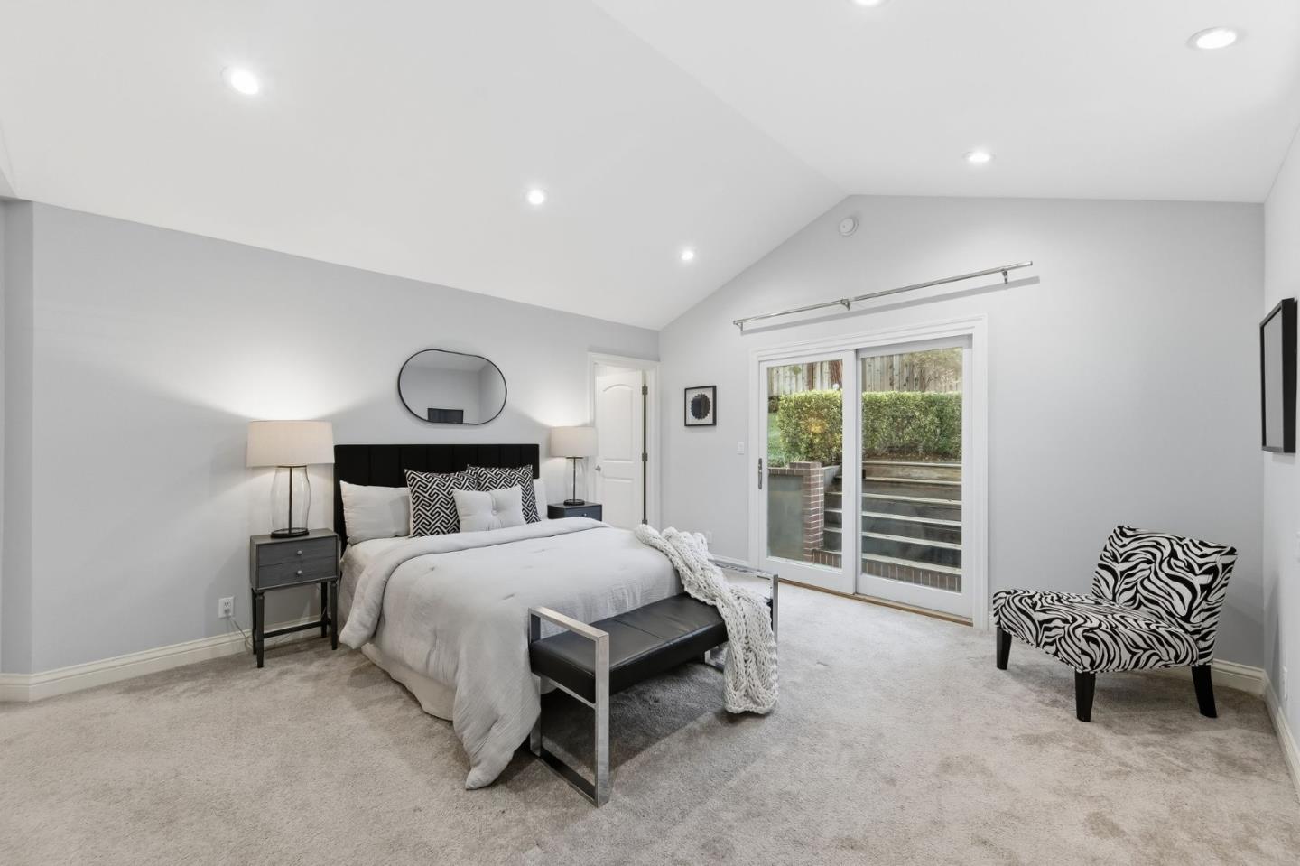 Detail Gallery Image 10 of 24 For 26 Beverly Dr, San Carlos,  CA 94070 - 3 Beds | 2/1 Baths