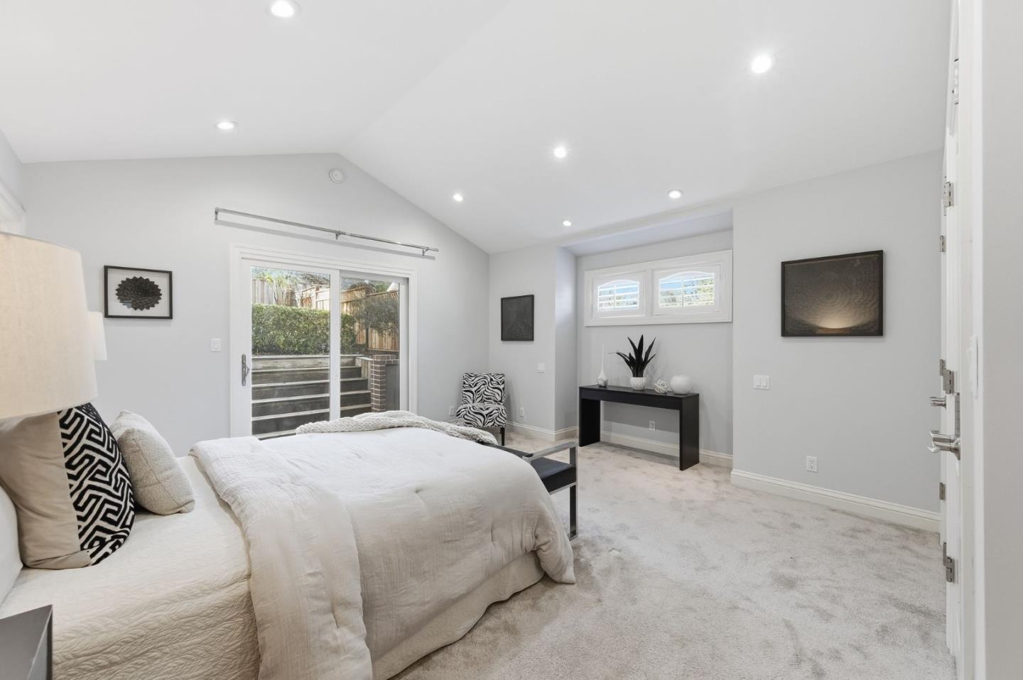 Detail Gallery Image 11 of 24 For 26 Beverly Dr, San Carlos,  CA 94070 - 3 Beds | 2/1 Baths