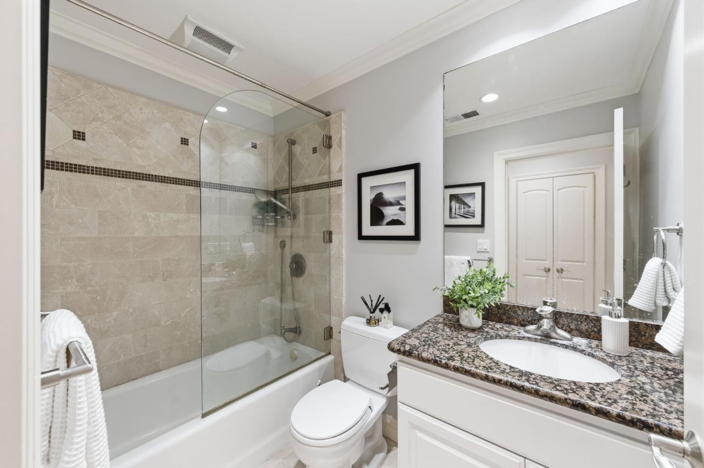 Detail Gallery Image 17 of 24 For 26 Beverly Dr, San Carlos,  CA 94070 - 3 Beds | 2/1 Baths