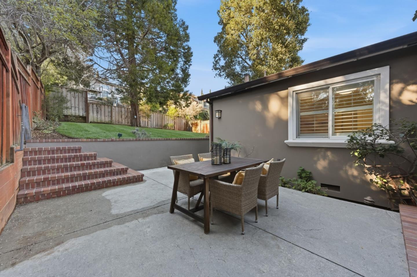 Detail Gallery Image 21 of 24 For 26 Beverly Dr, San Carlos,  CA 94070 - 3 Beds | 2/1 Baths