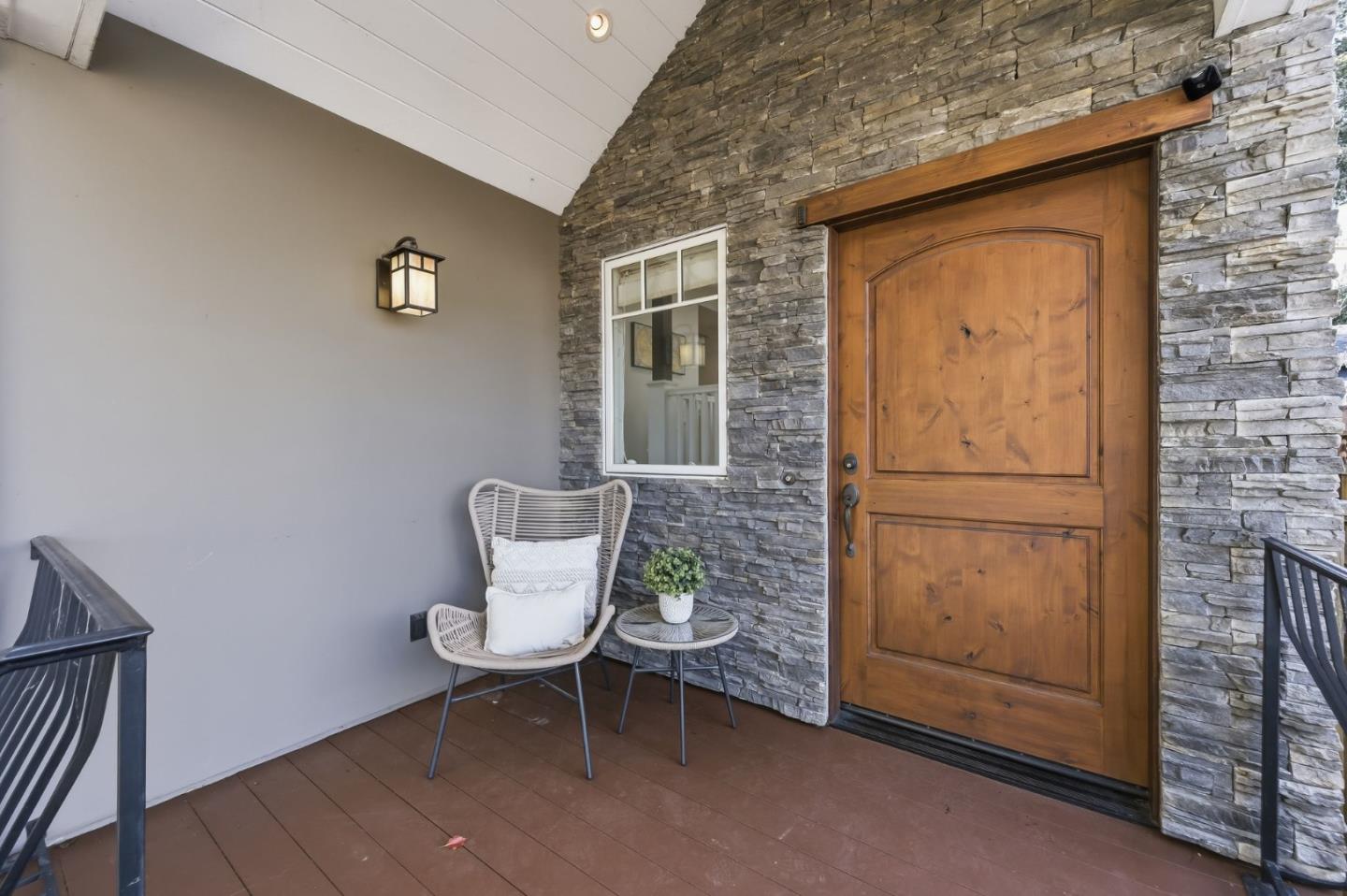 Detail Gallery Image 3 of 24 For 26 Beverly Dr, San Carlos,  CA 94070 - 3 Beds | 2/1 Baths