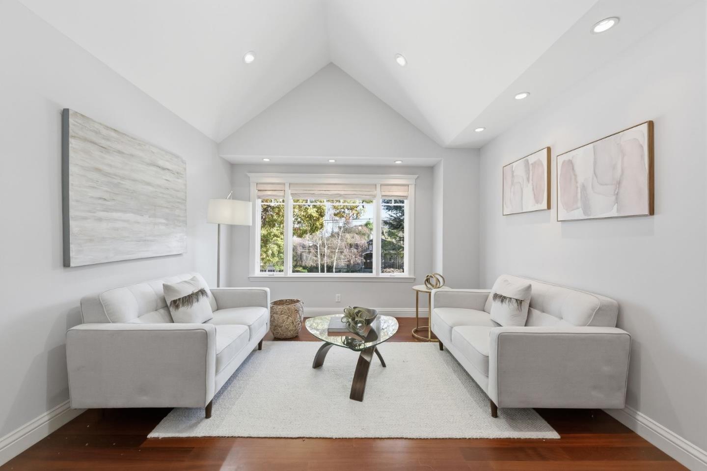 Detail Gallery Image 5 of 24 For 26 Beverly Dr, San Carlos,  CA 94070 - 3 Beds | 2/1 Baths