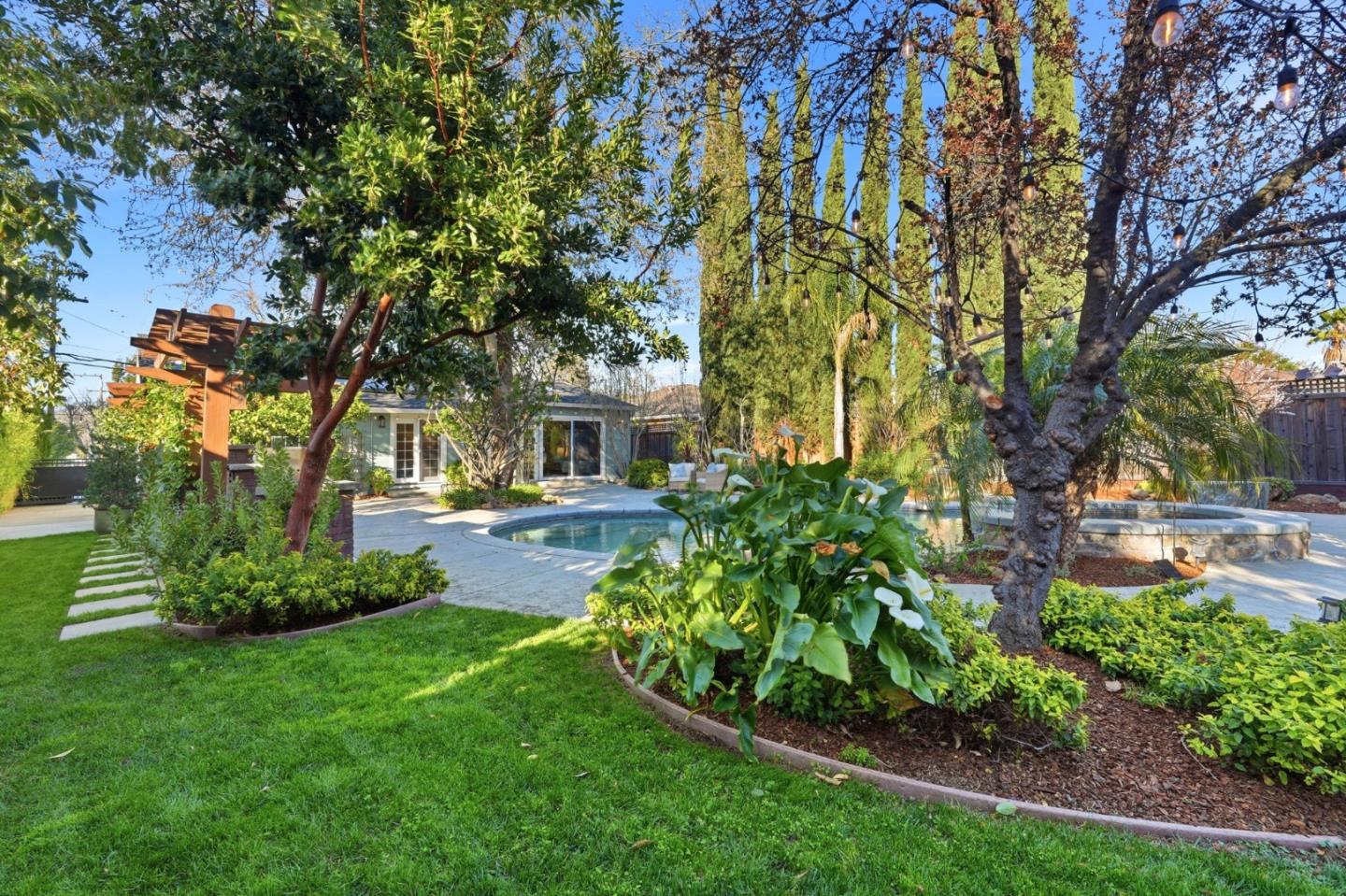 Detail Gallery Image 27 of 52 For 404 Shamrock Dr, Campbell,  CA 95008 - 4 Beds | 3 Baths