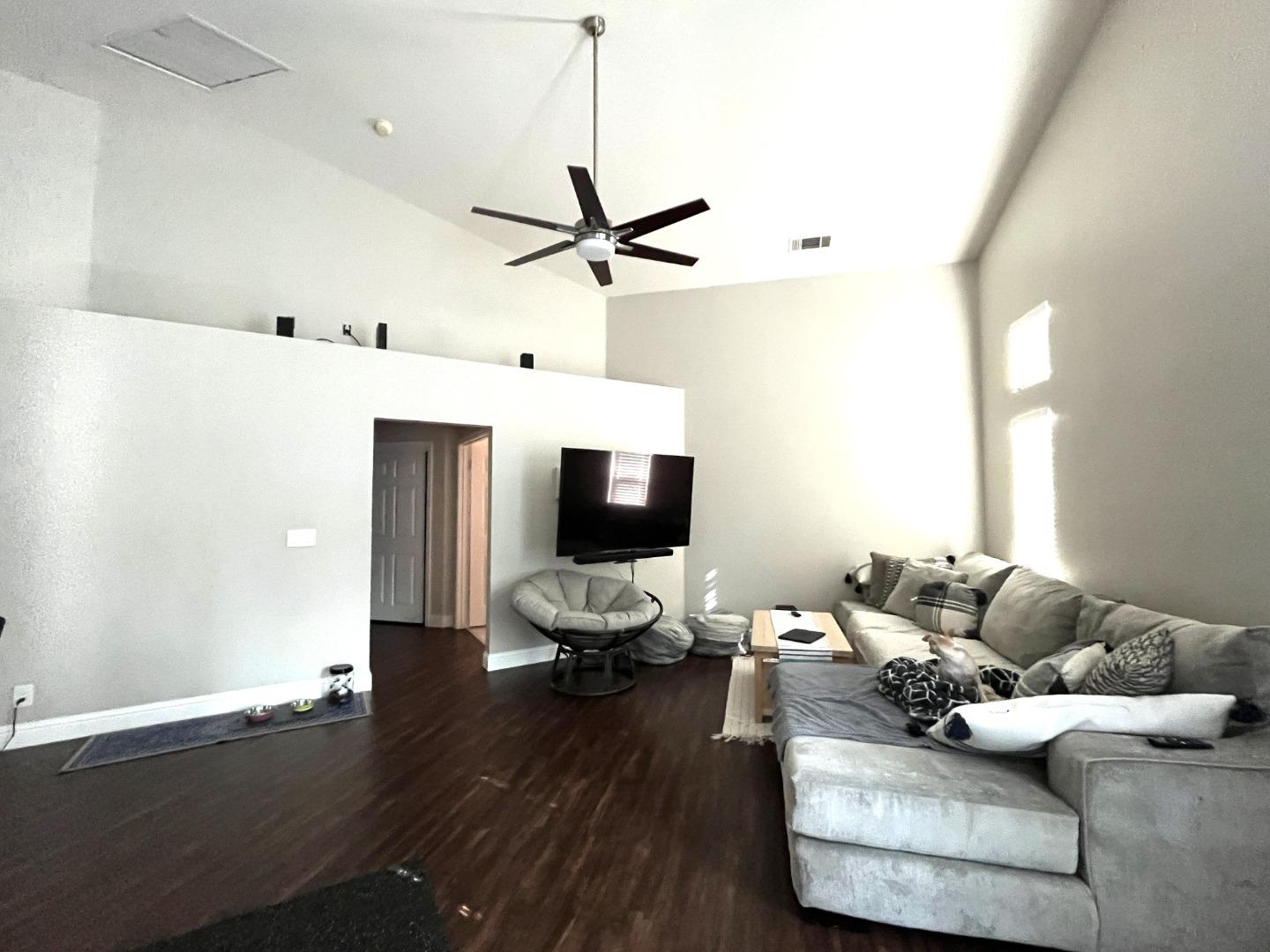 Detail Gallery Image 10 of 24 For 462 Chablis Way, Manteca,  CA 95337 - 3 Beds | 2 Baths