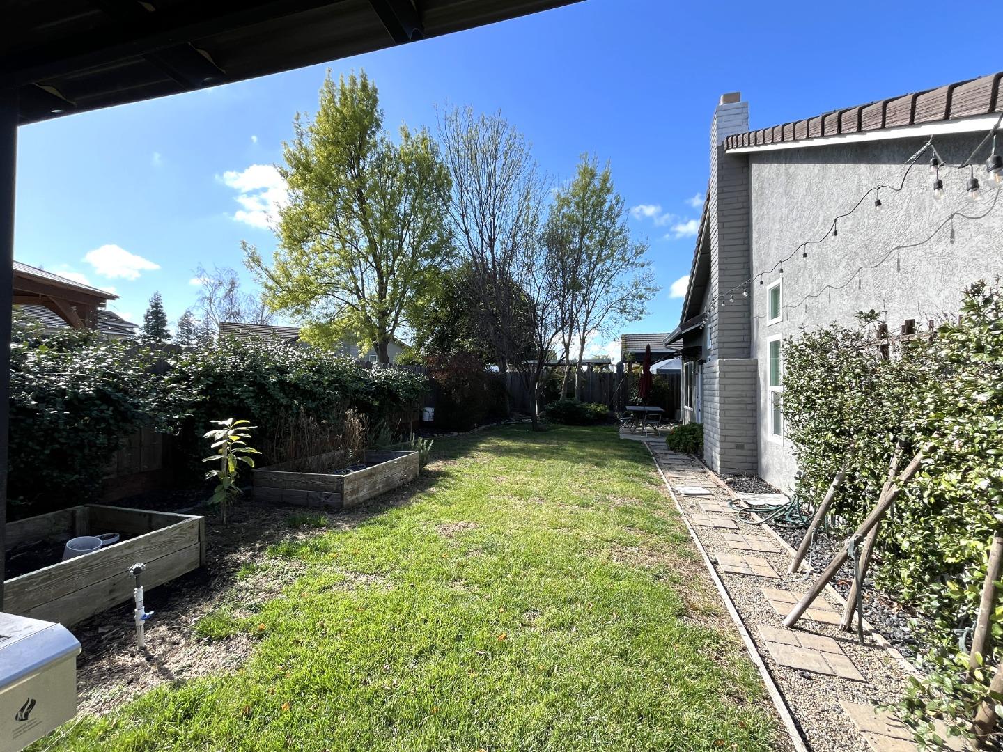 Detail Gallery Image 20 of 24 For 462 Chablis Way, Manteca,  CA 95337 - 3 Beds | 2 Baths