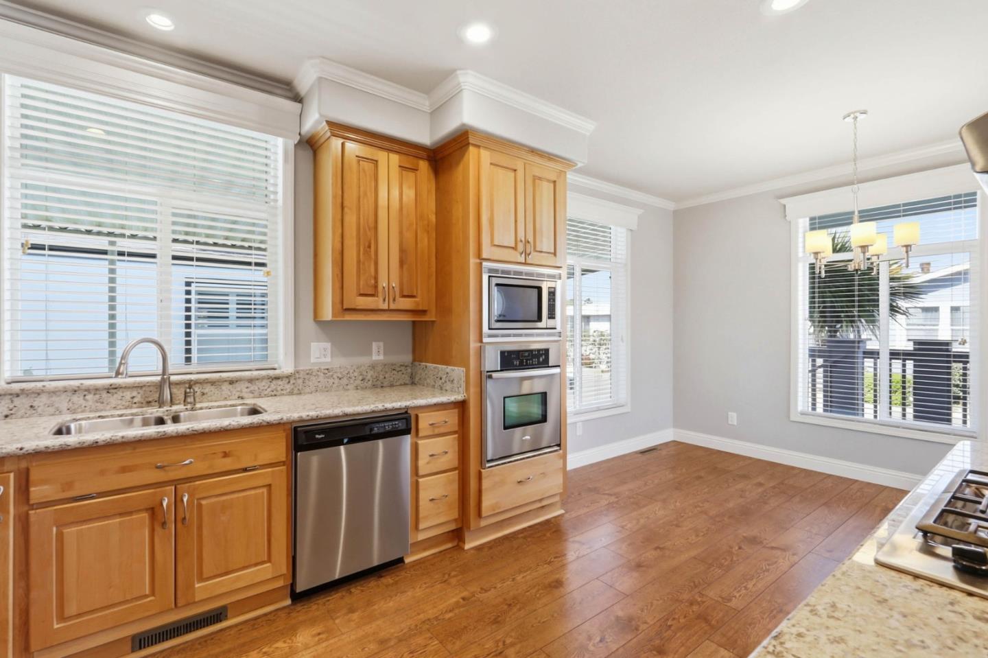 Detail Gallery Image 10 of 35 For 1225 Vienna Dr #243,  Sunnyvale,  CA 94089 - 3 Beds | 2 Baths