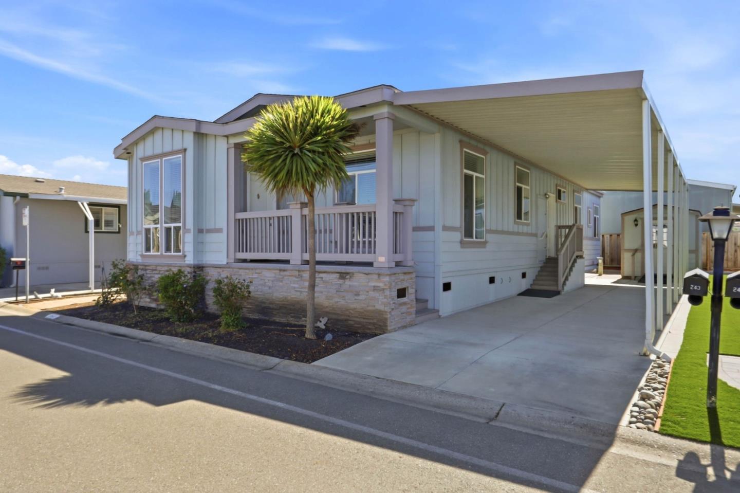 Detail Gallery Image 3 of 35 For 1225 Vienna Dr #243,  Sunnyvale,  CA 94089 - 3 Beds | 2 Baths