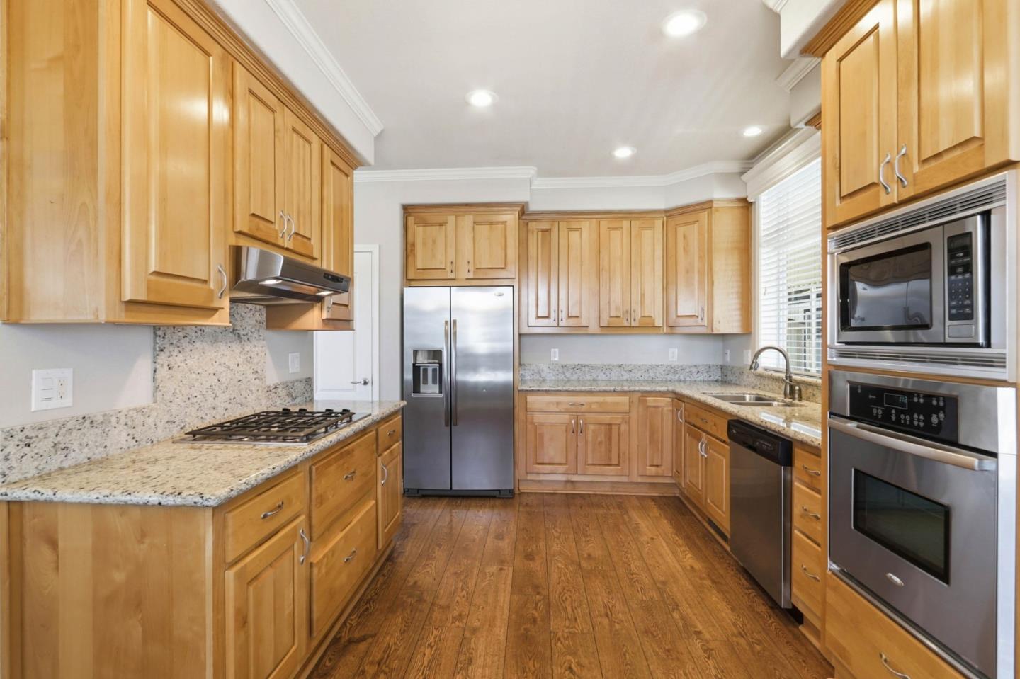 Detail Gallery Image 8 of 35 For 1225 Vienna Dr #243,  Sunnyvale,  CA 94089 - 3 Beds | 2 Baths