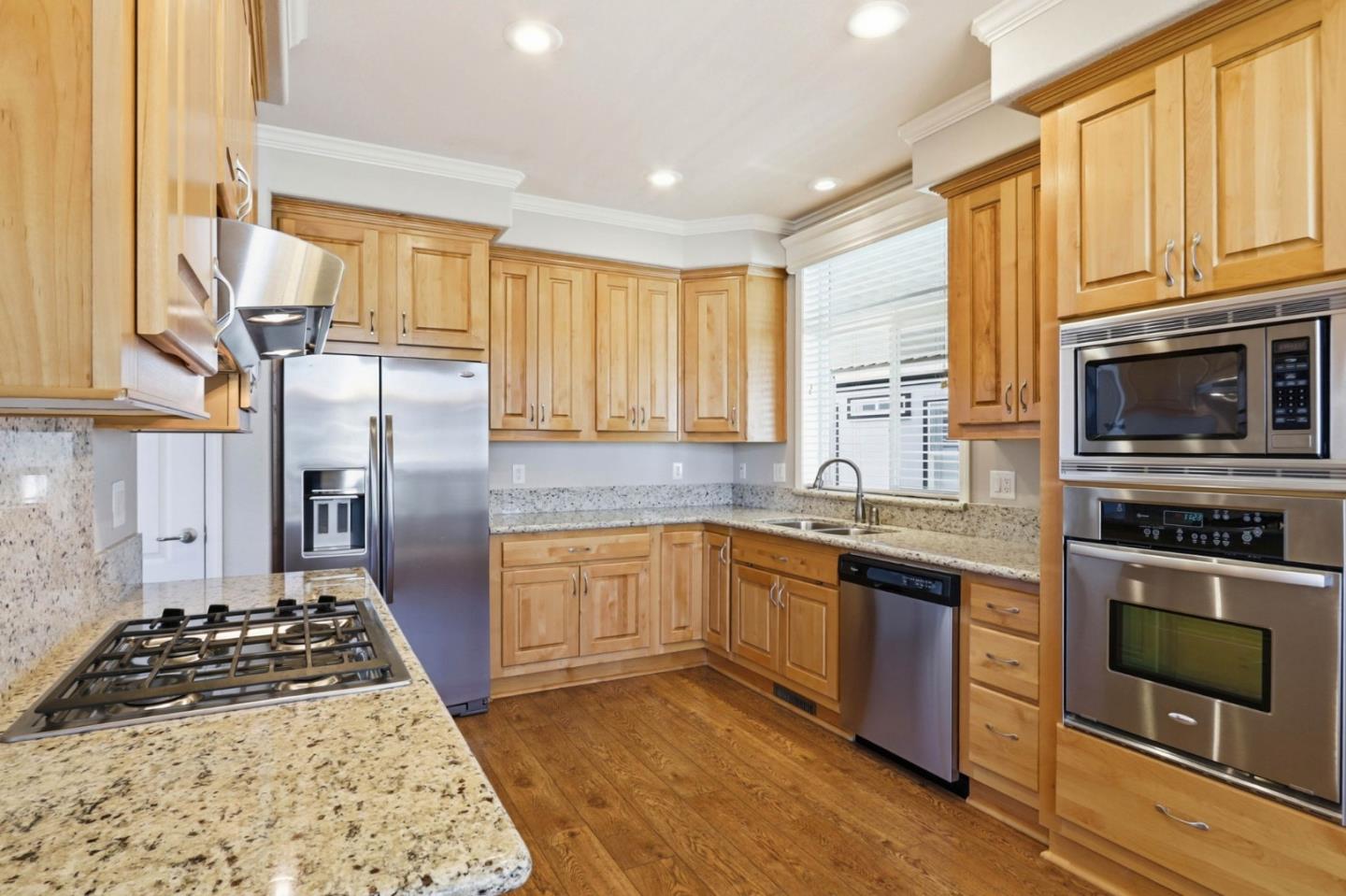 Detail Gallery Image 9 of 35 For 1225 Vienna Dr #243,  Sunnyvale,  CA 94089 - 3 Beds | 2 Baths