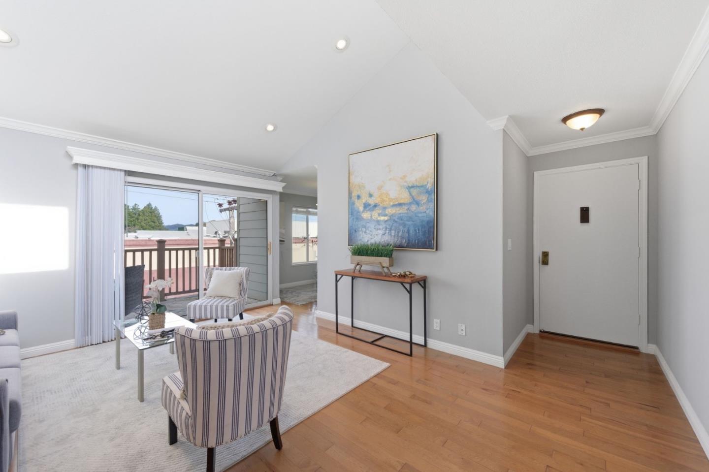 Detail Gallery Image 4 of 23 For 15 Mateo Ave #10,  Millbrae,  CA 94030 - 2 Beds | 2 Baths
