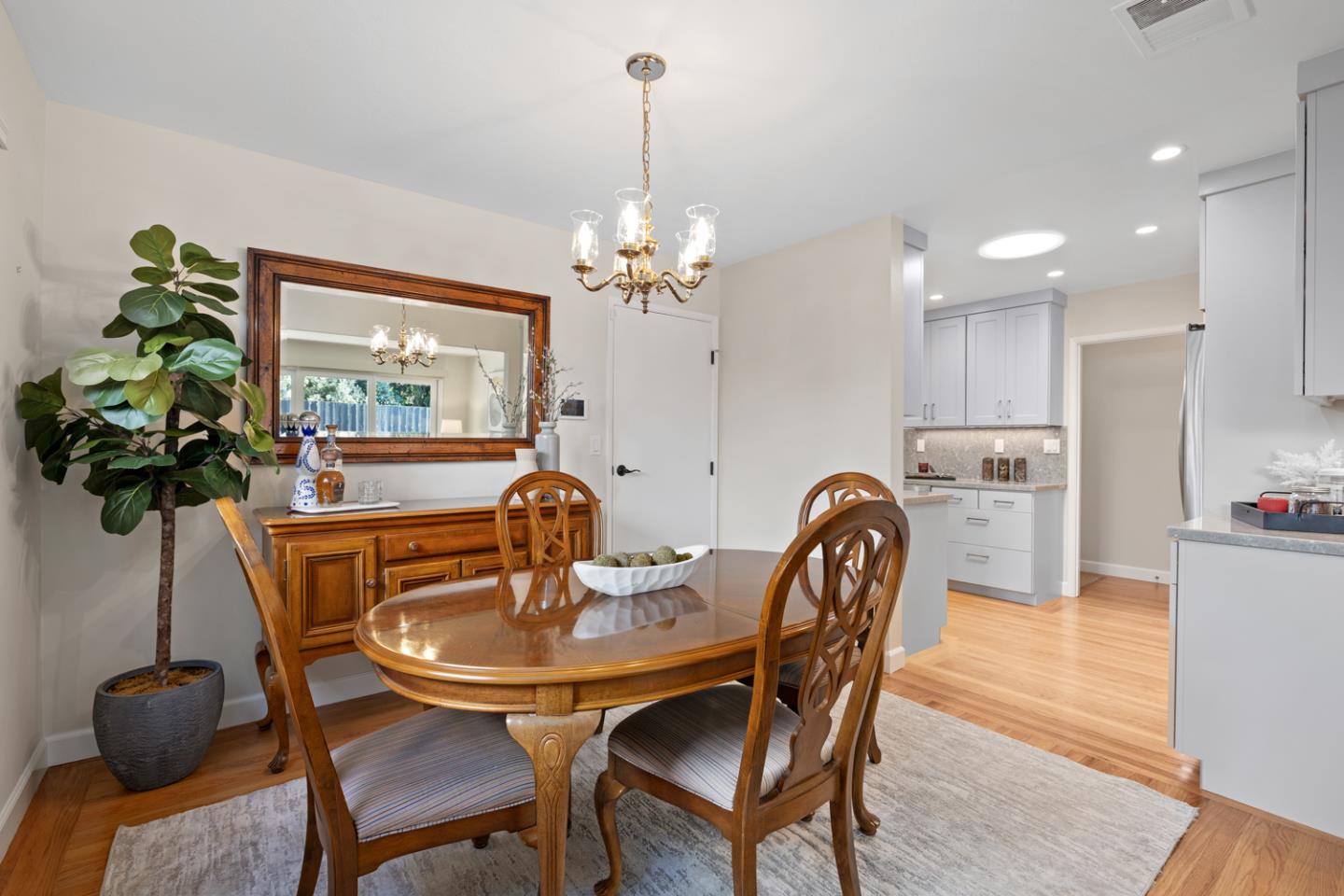 Detail Gallery Image 14 of 28 For 2560 Evergreen Dr, San Bruno,  CA 94066 - 3 Beds | 2 Baths