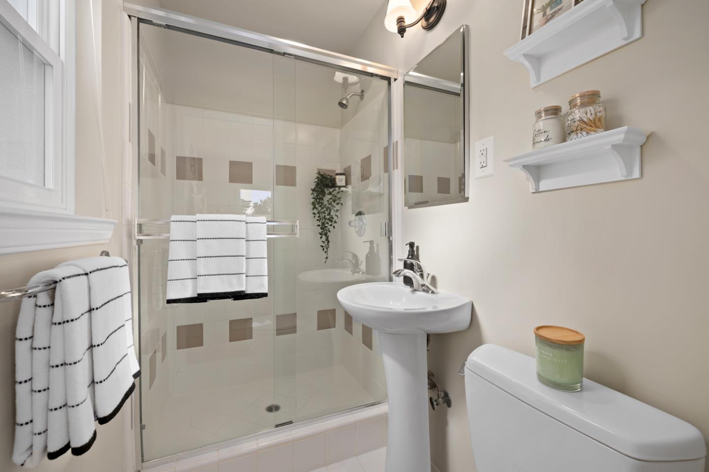 Detail Gallery Image 18 of 28 For 2560 Evergreen Dr, San Bruno,  CA 94066 - 3 Beds | 2 Baths