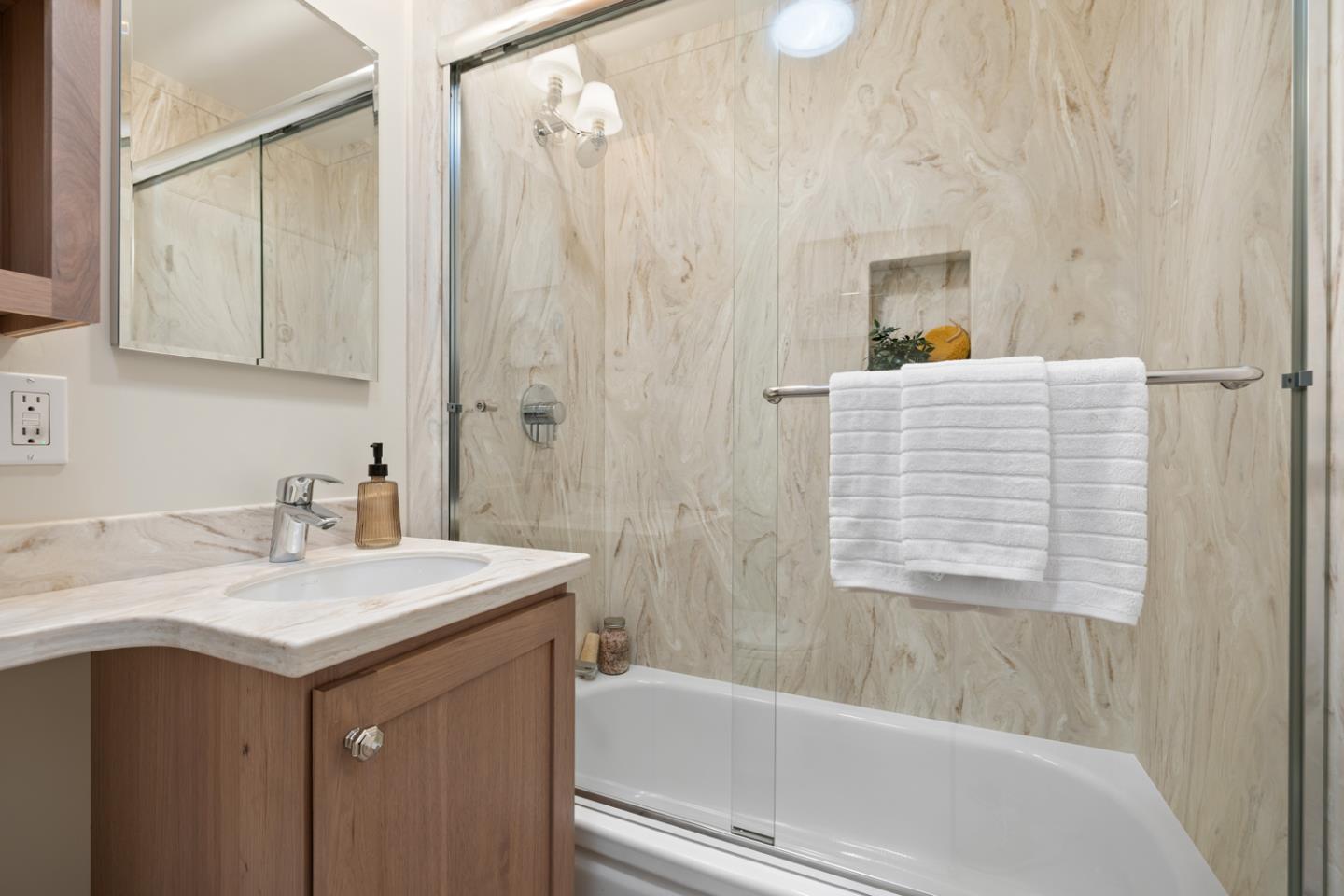 Detail Gallery Image 20 of 28 For 2560 Evergreen Dr, San Bruno,  CA 94066 - 3 Beds | 2 Baths