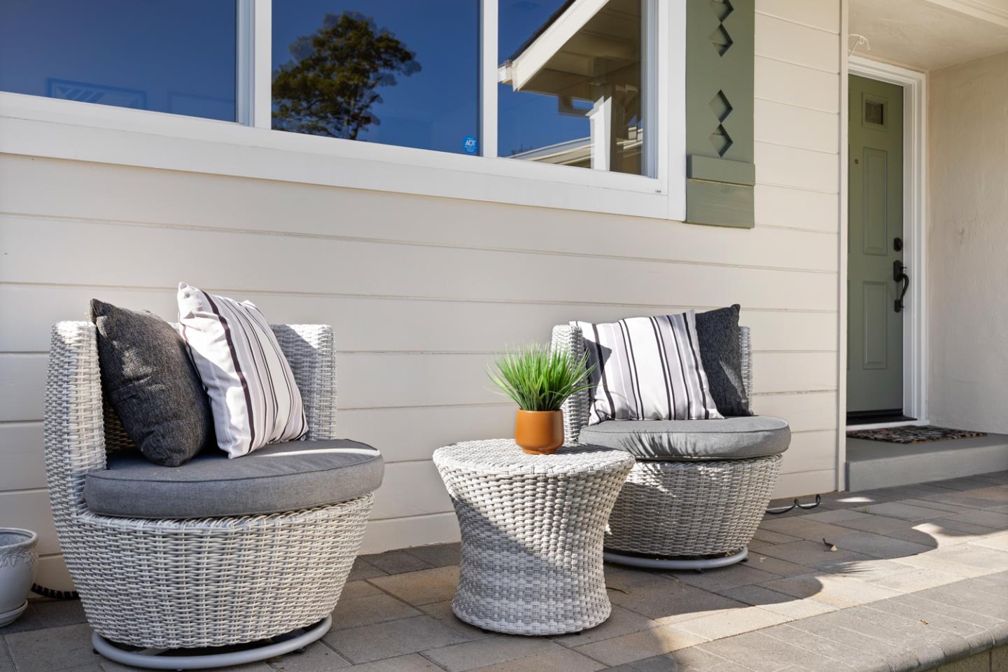 Detail Gallery Image 3 of 28 For 2560 Evergreen Dr, San Bruno,  CA 94066 - 3 Beds | 2 Baths