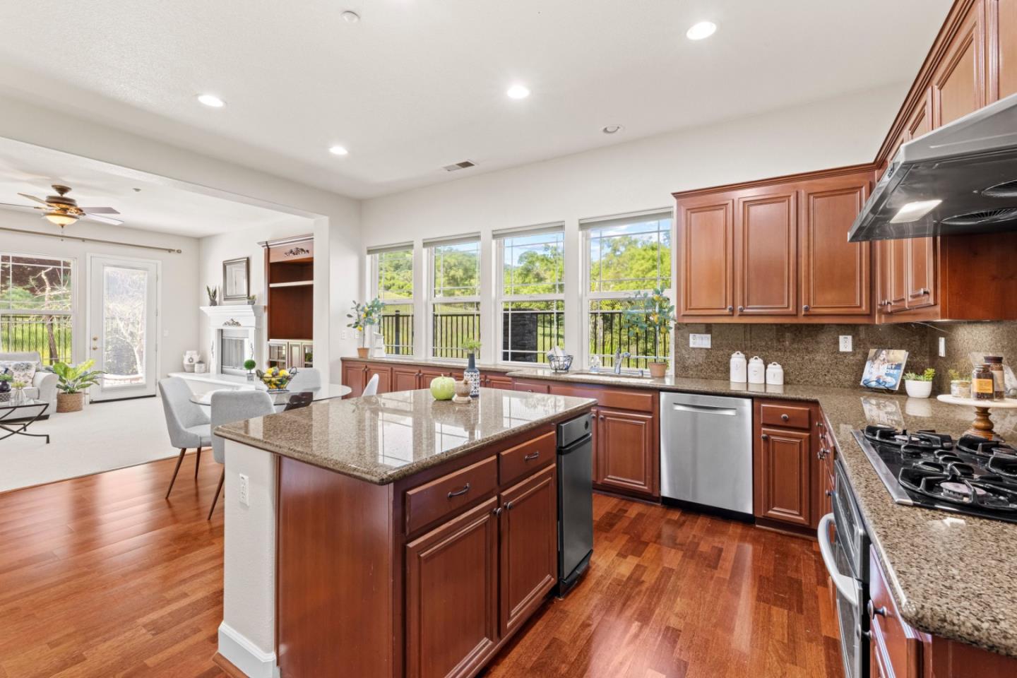 Detail Gallery Image 22 of 72 For 7071 Eagle Ridge Dr, Gilroy,  CA 95020 - 4 Beds | 2/1 Baths