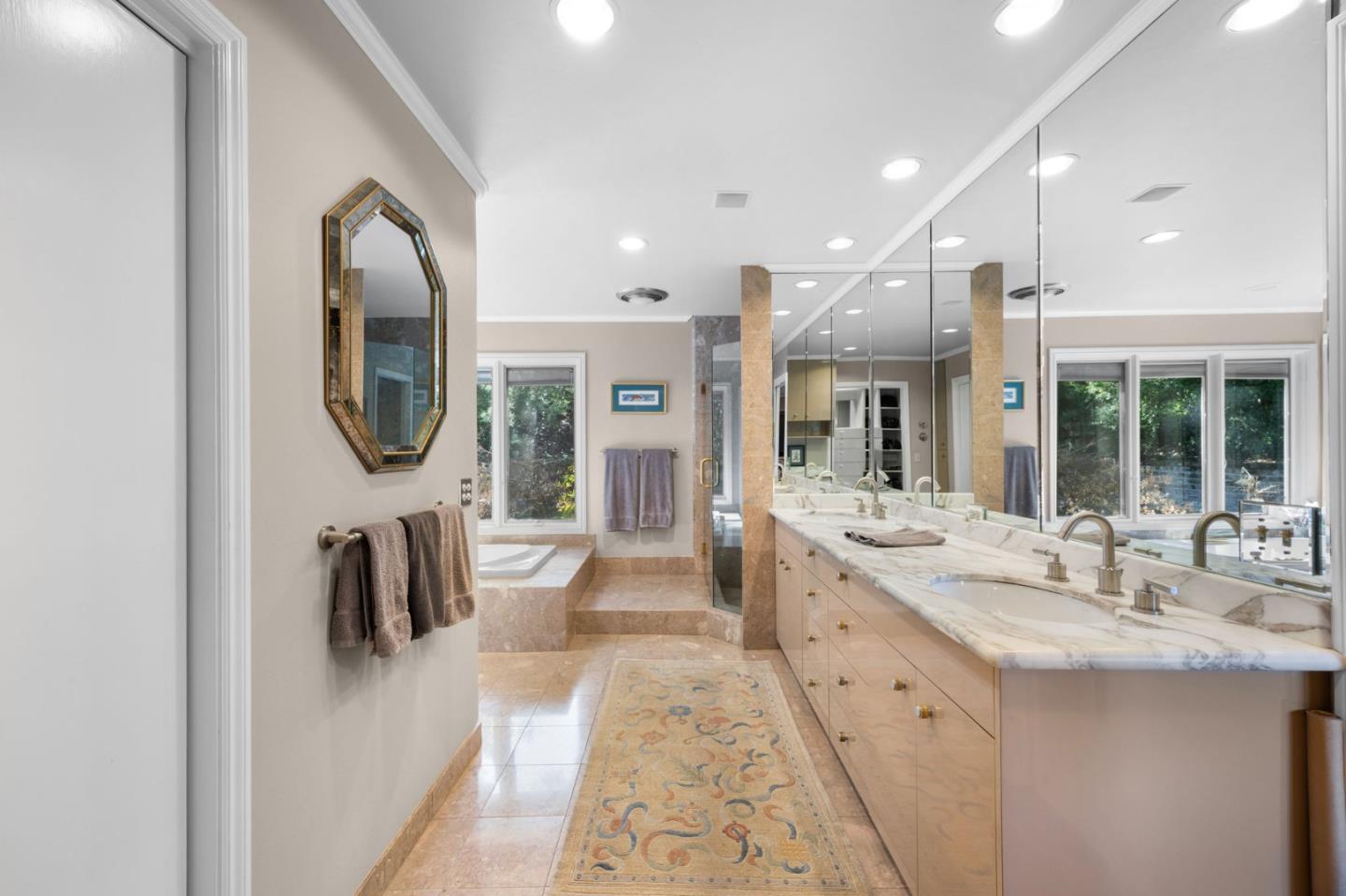 Detail Gallery Image 13 of 21 For 915 Link Rd, Hillsborough,  CA 94010 - 4 Beds | 3 Baths