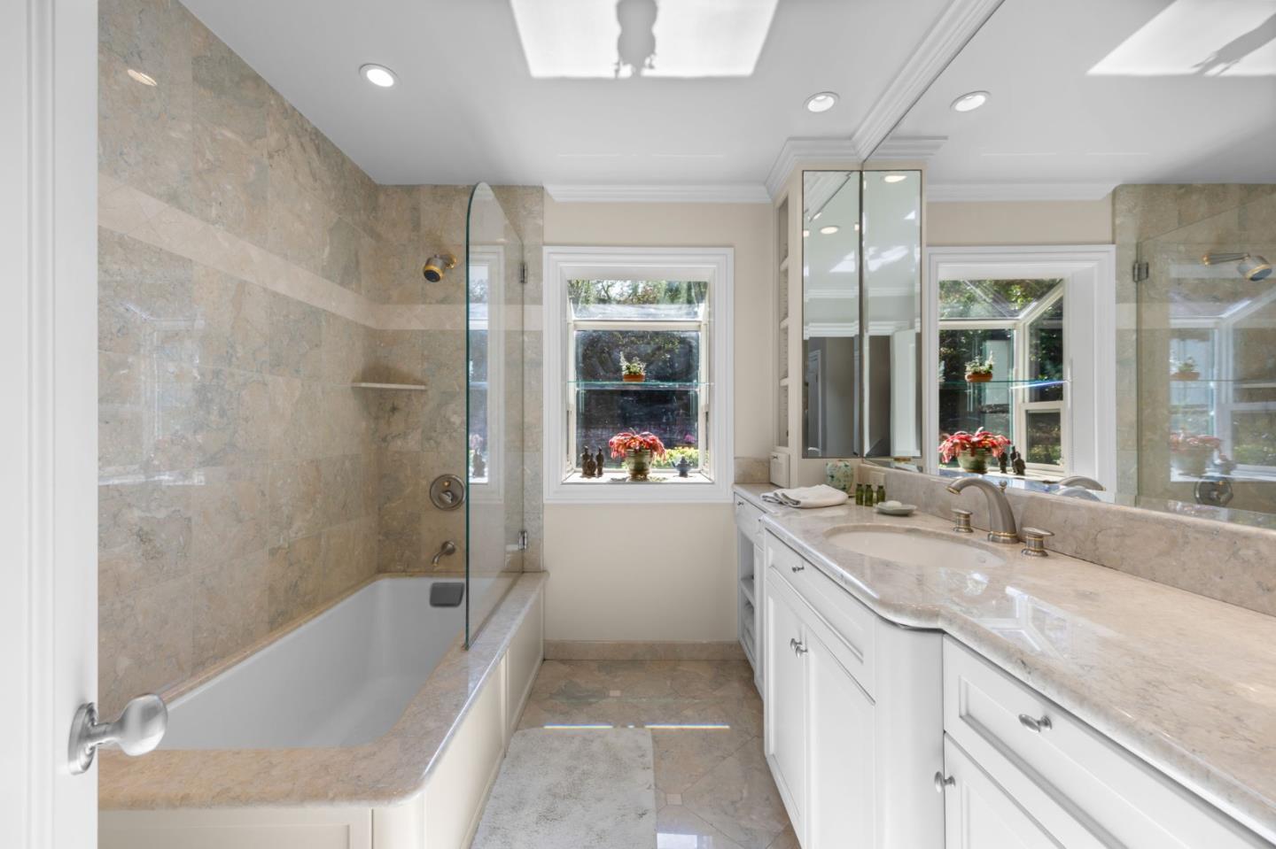 Detail Gallery Image 15 of 21 For 915 Link Rd, Hillsborough,  CA 94010 - 4 Beds | 3 Baths