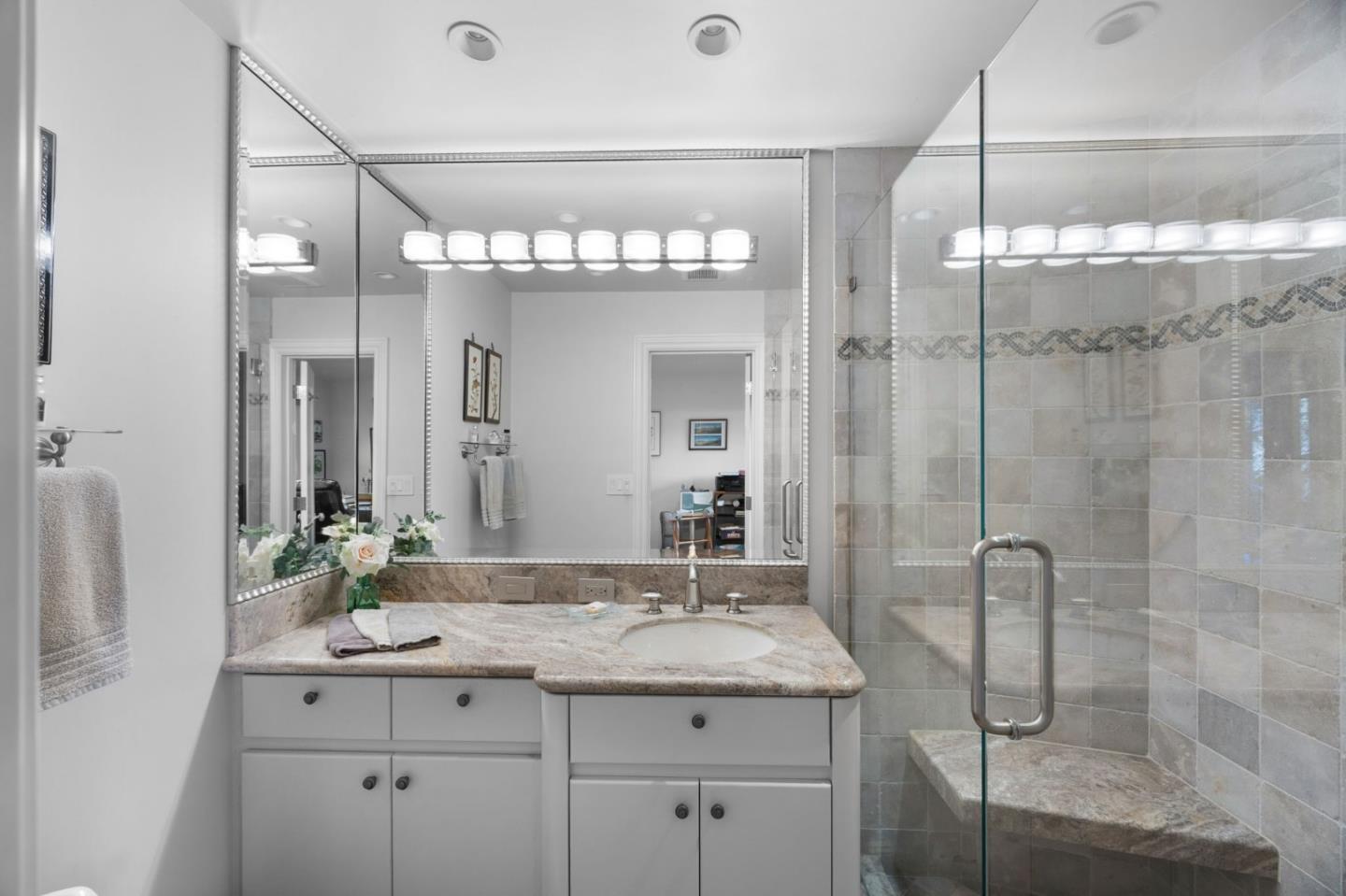 Detail Gallery Image 17 of 21 For 915 Link Rd, Hillsborough,  CA 94010 - 4 Beds | 3 Baths