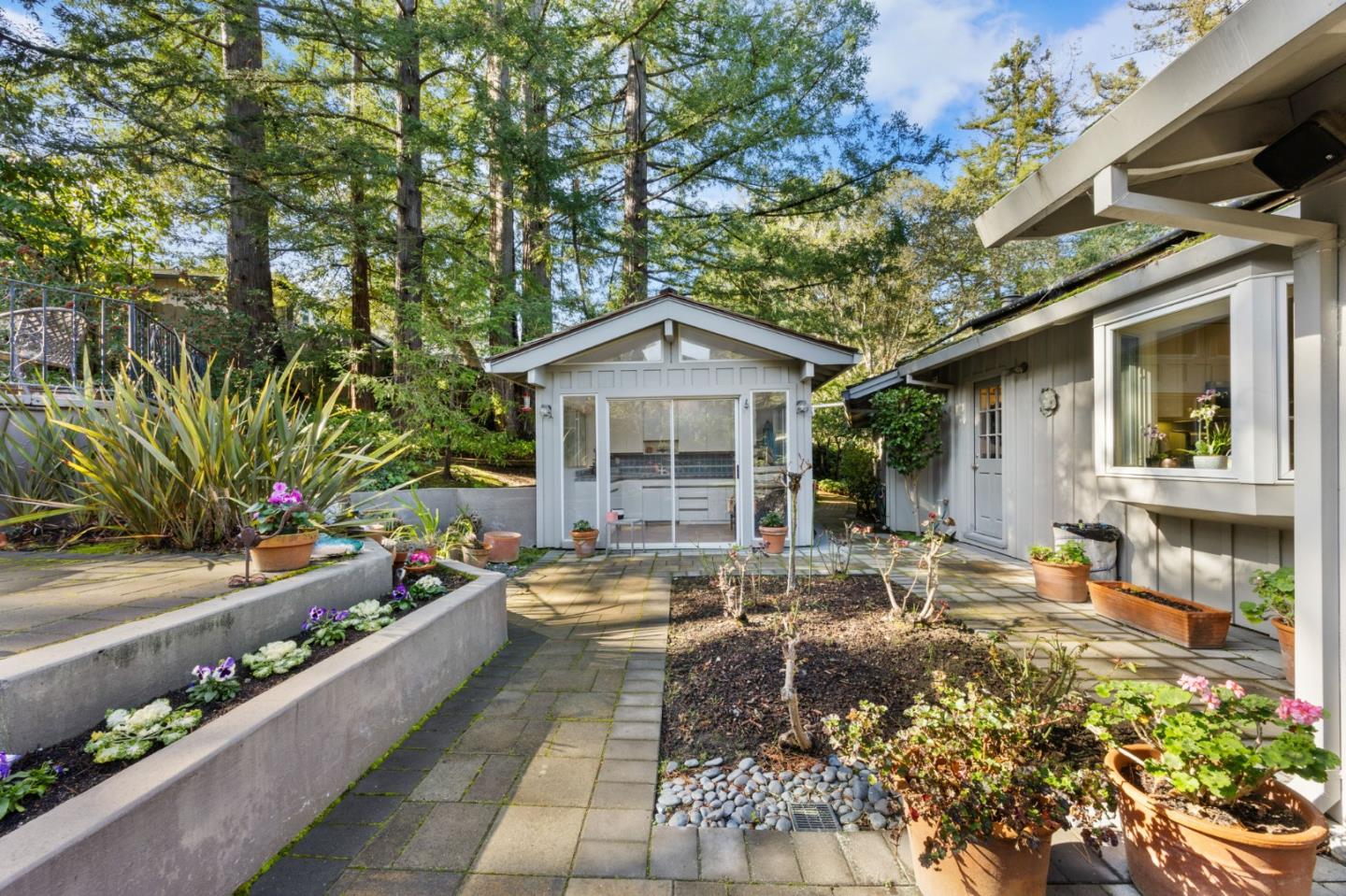 Detail Gallery Image 19 of 21 For 915 Link Rd, Hillsborough,  CA 94010 - 4 Beds | 3 Baths