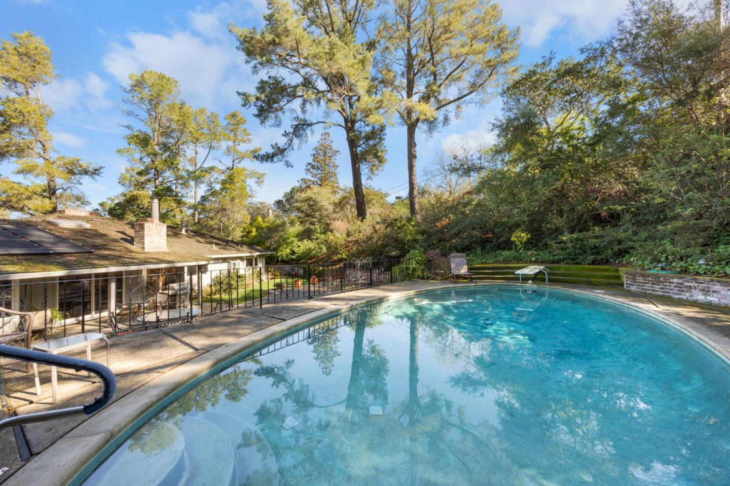 Detail Gallery Image 21 of 21 For 915 Link Rd, Hillsborough,  CA 94010 - 4 Beds | 3 Baths