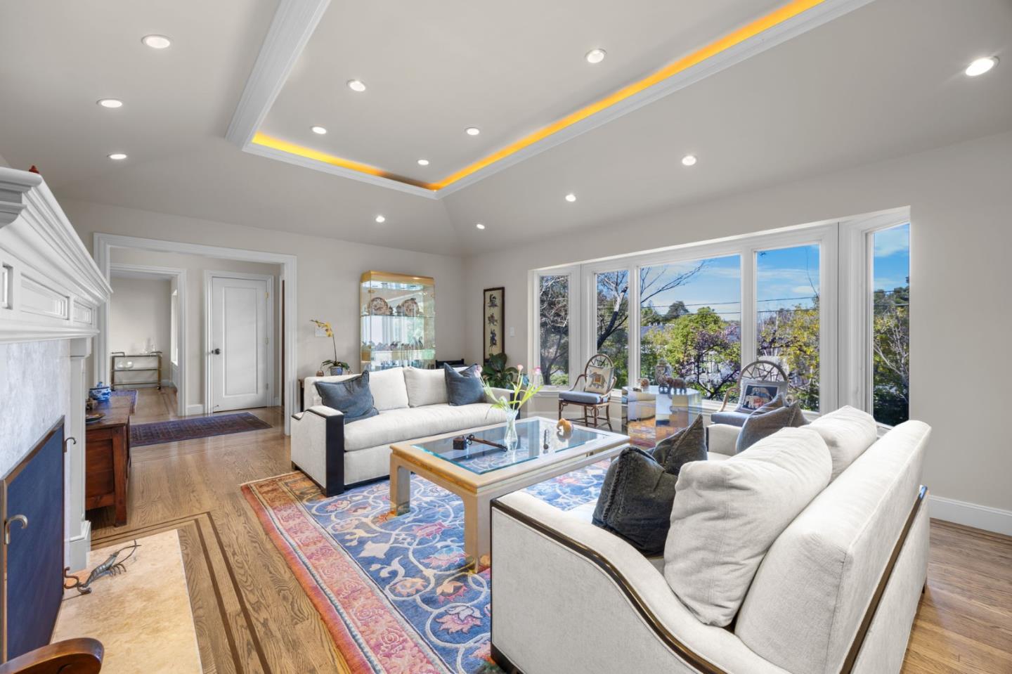 Detail Gallery Image 3 of 21 For 915 Link Rd, Hillsborough,  CA 94010 - 4 Beds | 3 Baths