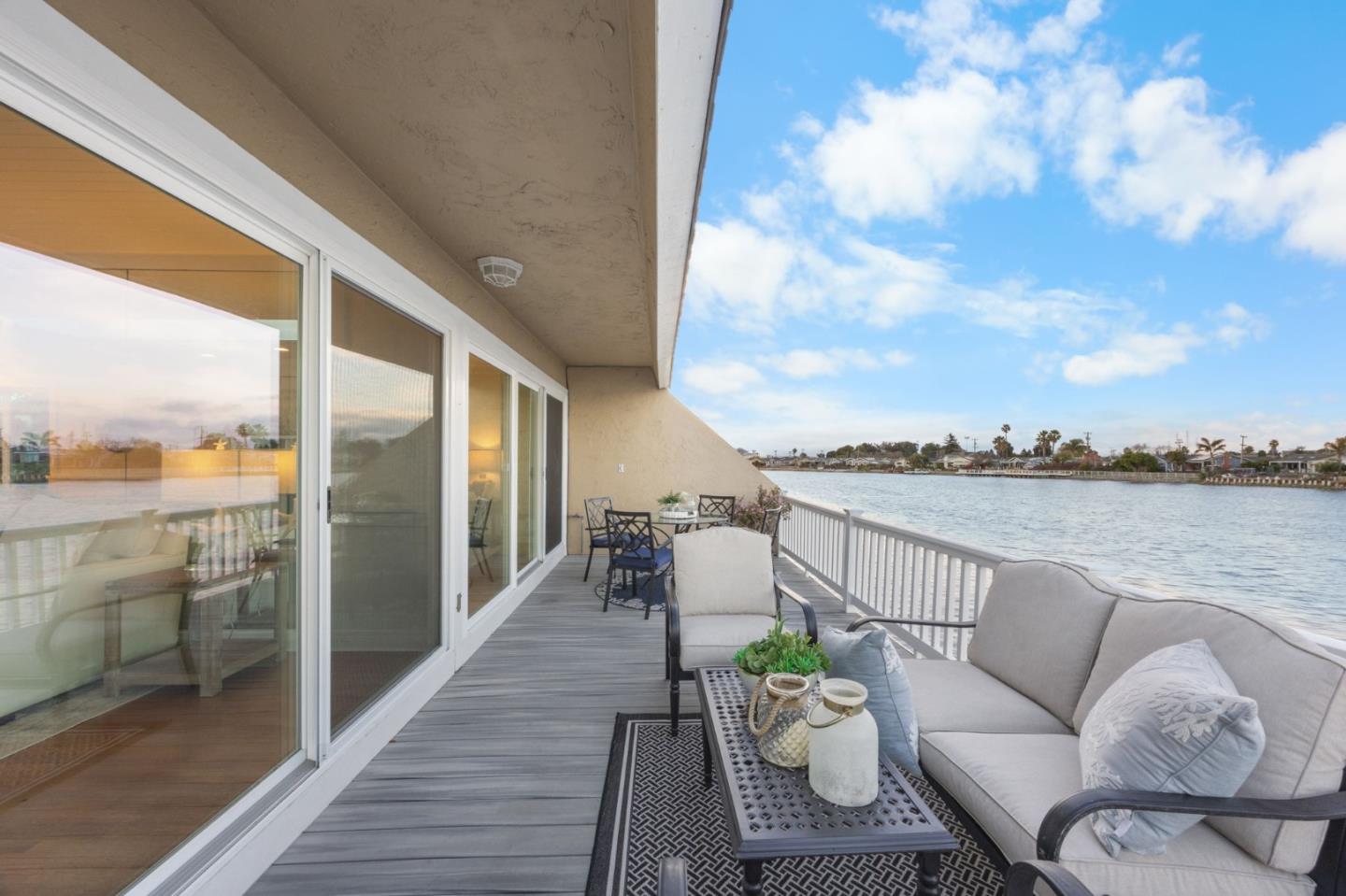 Detail Gallery Image 13 of 24 For 1457 Shoal Dr, San Mateo,  CA 94404 - 2 Beds | 2 Baths