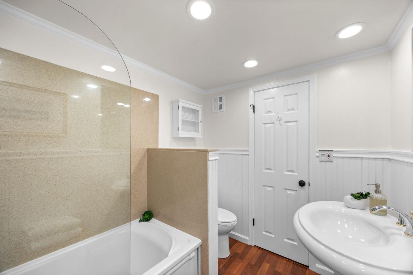 Detail Gallery Image 17 of 24 For 1457 Shoal Dr, San Mateo,  CA 94404 - 2 Beds | 2 Baths