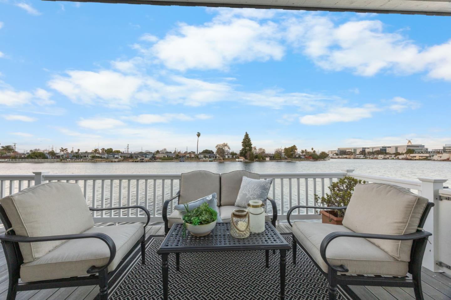 Detail Gallery Image 19 of 24 For 1457 Shoal Dr, San Mateo,  CA 94404 - 2 Beds | 2 Baths