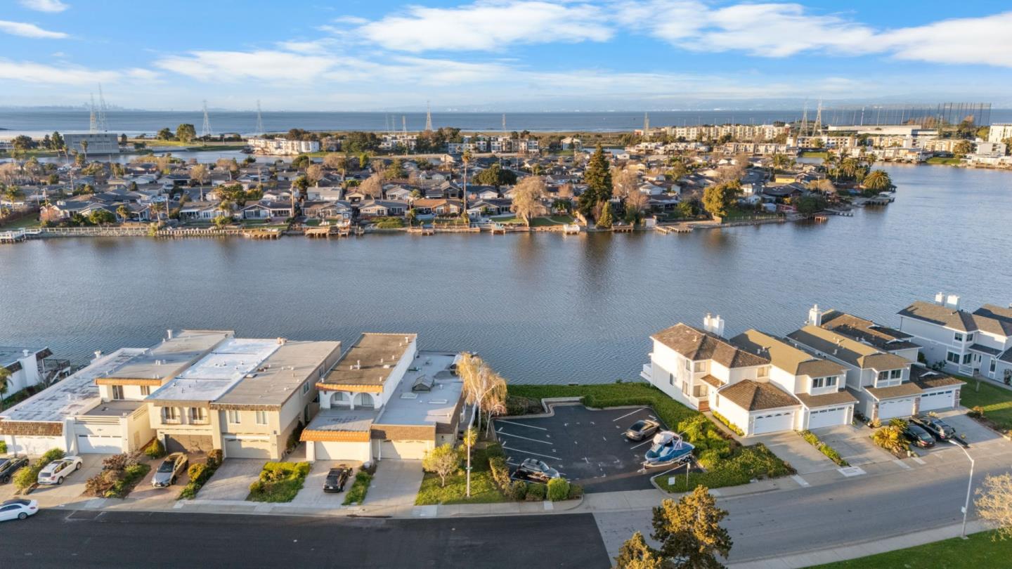 Detail Gallery Image 21 of 24 For 1457 Shoal Dr, San Mateo,  CA 94404 - 2 Beds | 2 Baths