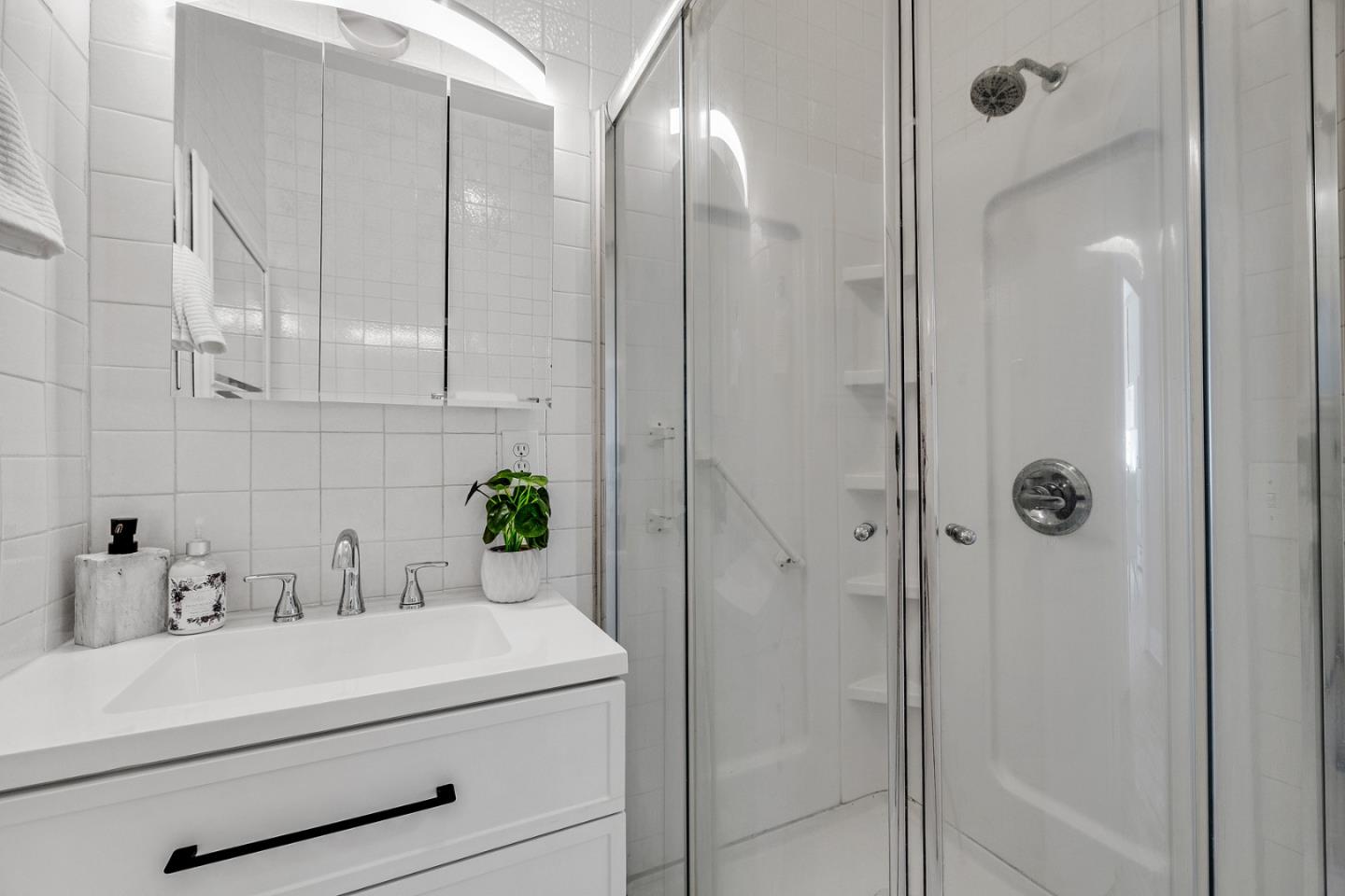 Detail Gallery Image 14 of 23 For 569 Winchester St, Daly City,  CA 94014 - 3 Beds | 1 Baths