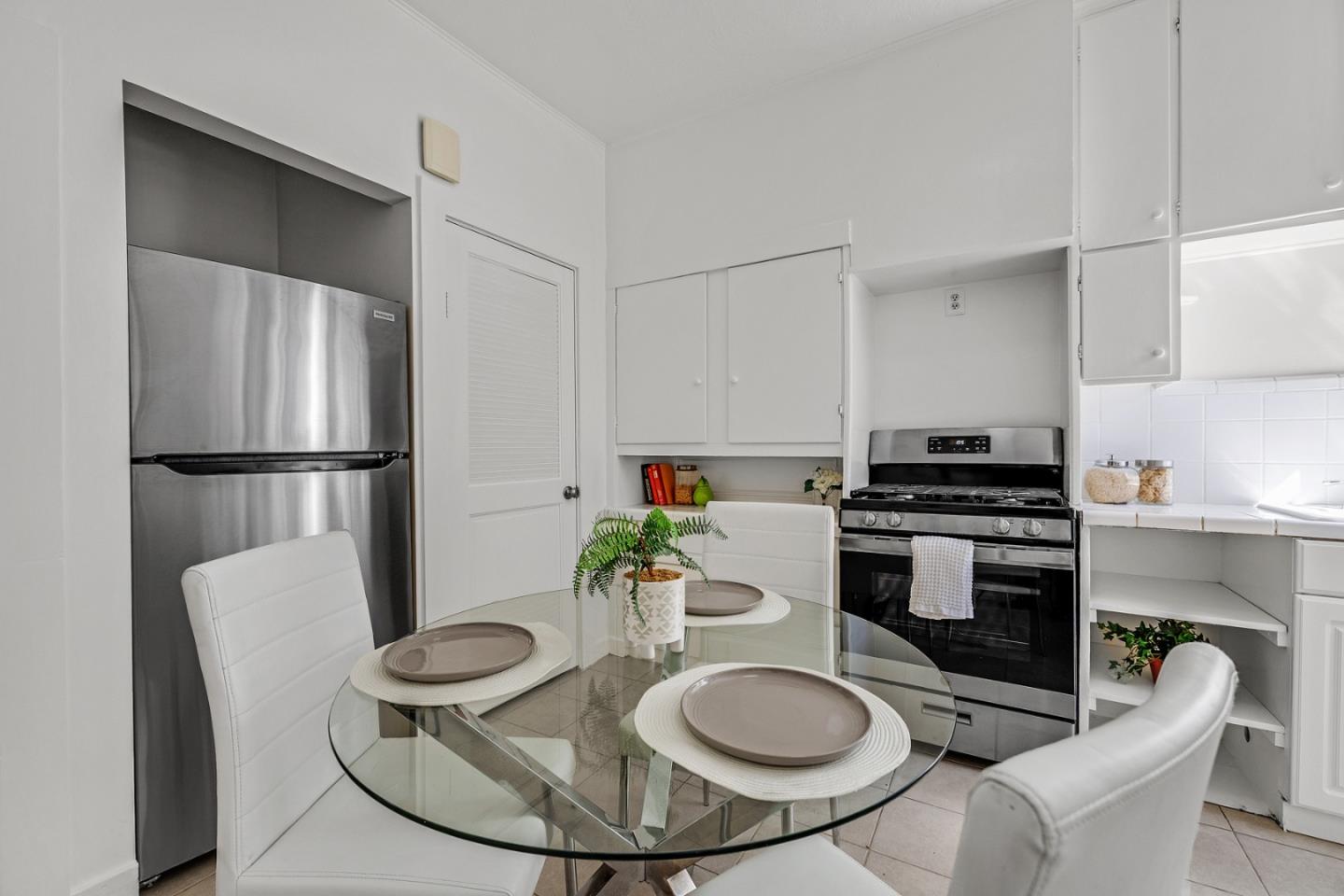 Detail Gallery Image 6 of 23 For 569 Winchester St, Daly City,  CA 94014 - 3 Beds | 1 Baths