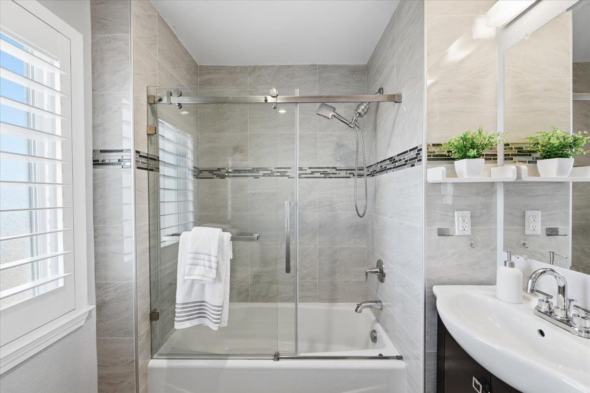 Detail Gallery Image 17 of 27 For 1325 Araujo Street, San Jose,  CA 95131 - 4 Beds | 4 Baths