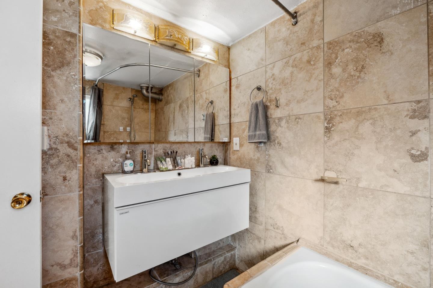 Detail Gallery Image 15 of 59 For 2443-2445 24th Ave, Oakland,  CA 94601 - – Beds | – Baths