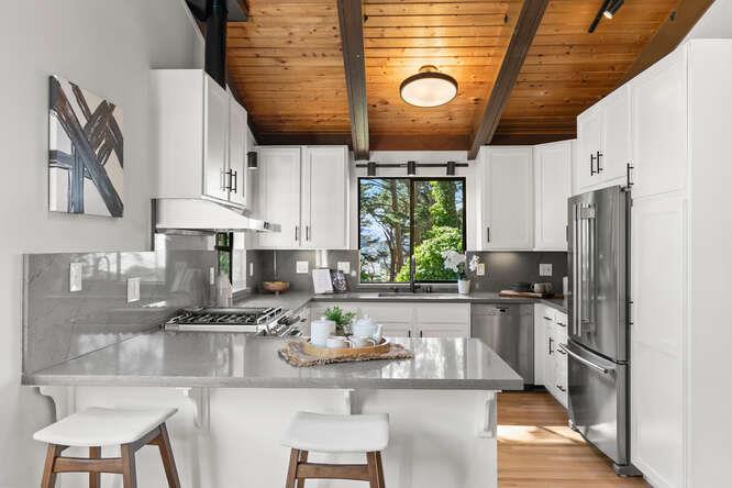 Detail Gallery Image 13 of 42 For 235 Beverly Pl, Pacifica,  CA 94044 - 3 Beds | 2 Baths